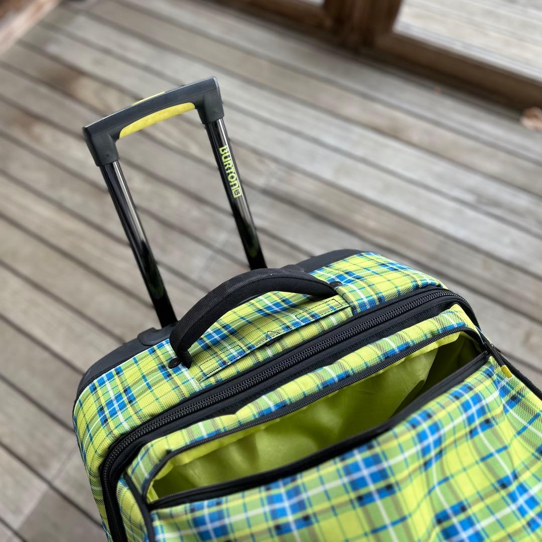 Burton 大容量キャリーカート チェック柄