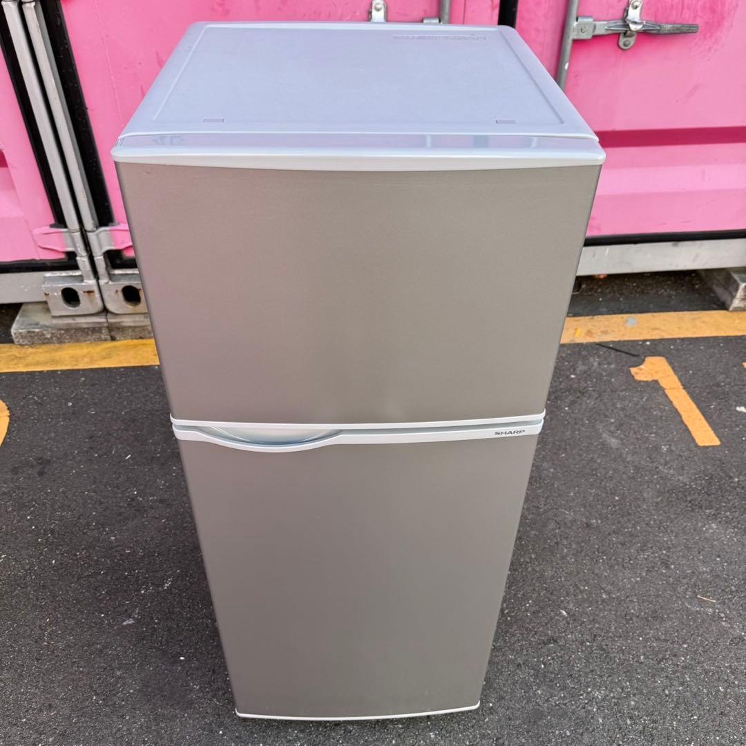 ZH02★2023年製★シャープ　冷蔵庫　一人暮らし　シルバー　家電