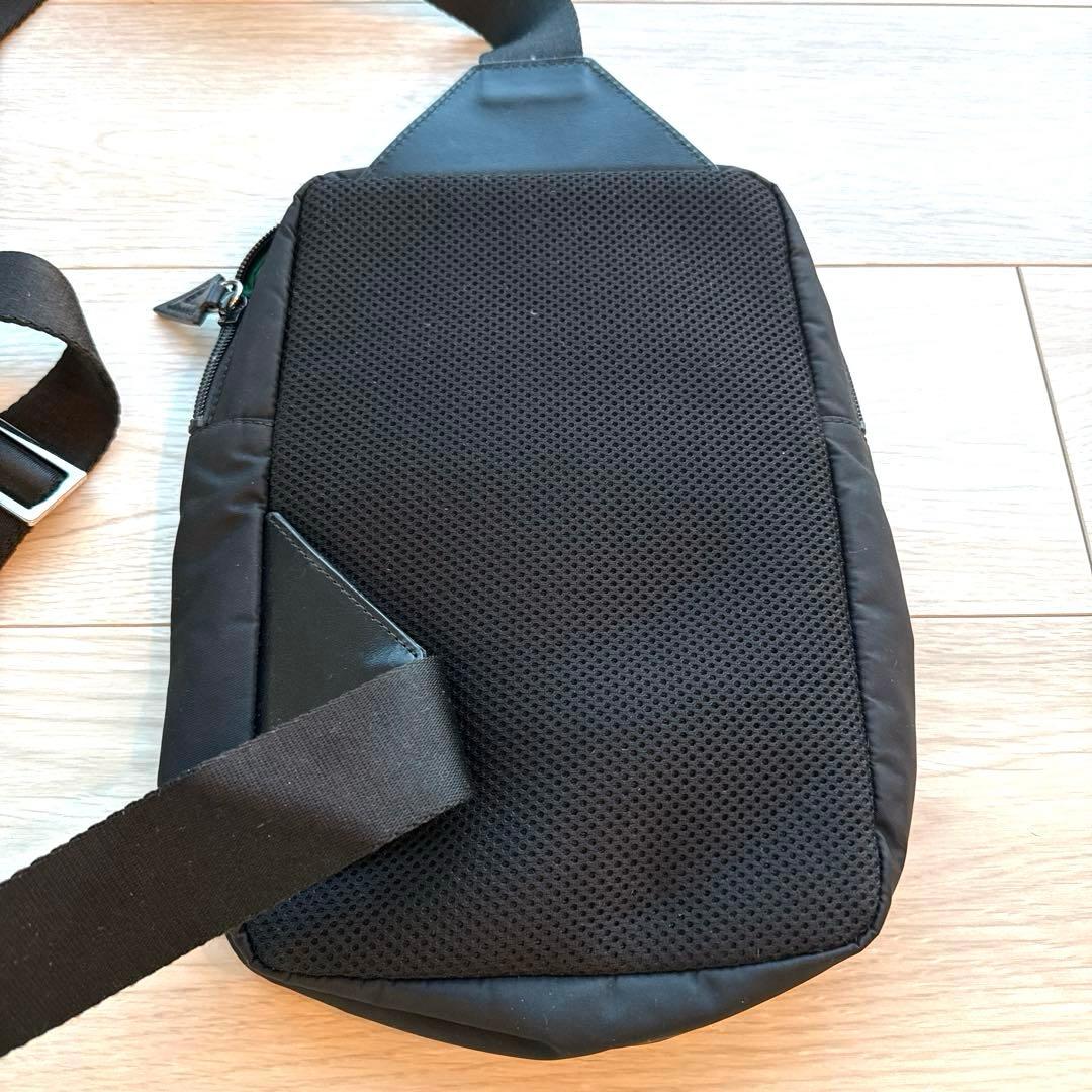 Versace ショルダーバッグ　ナイロン　ブラック