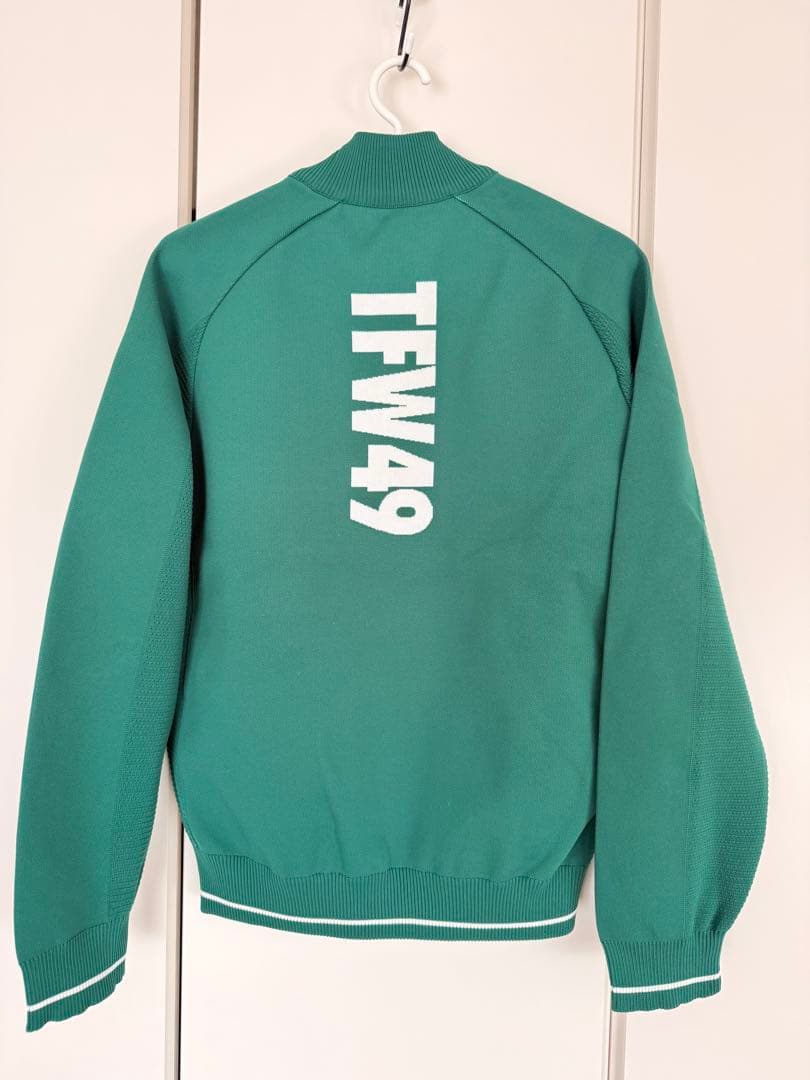TFW49 ロゴ入り 緑のニット L