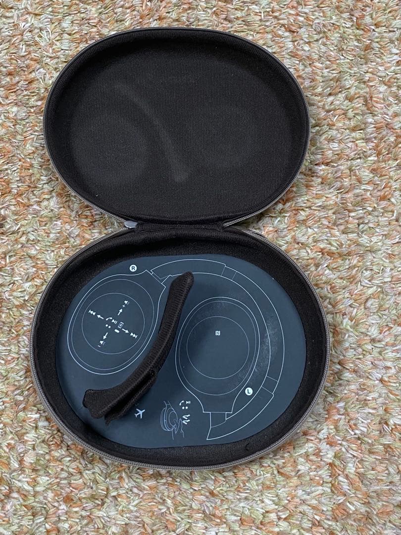 SONY ワイヤレスヘッドホン ケース付き