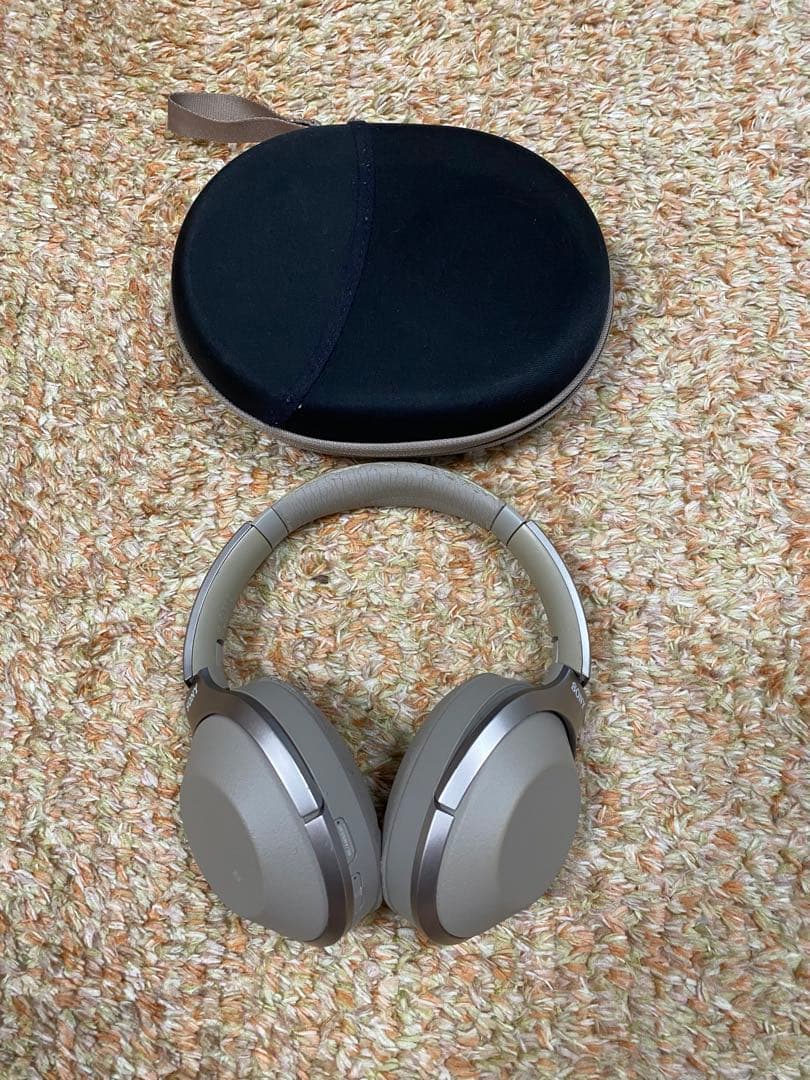 SONY ワイヤレスヘッドホン ケース付き