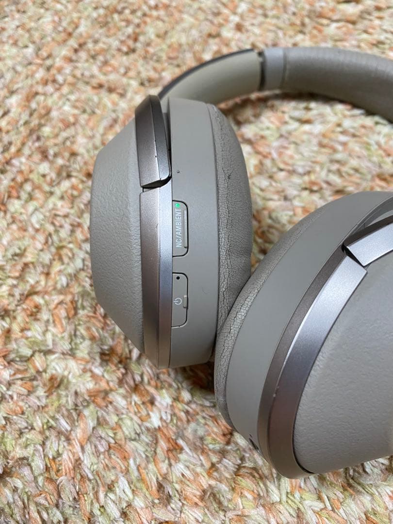 SONY ワイヤレスヘッドホン ケース付き