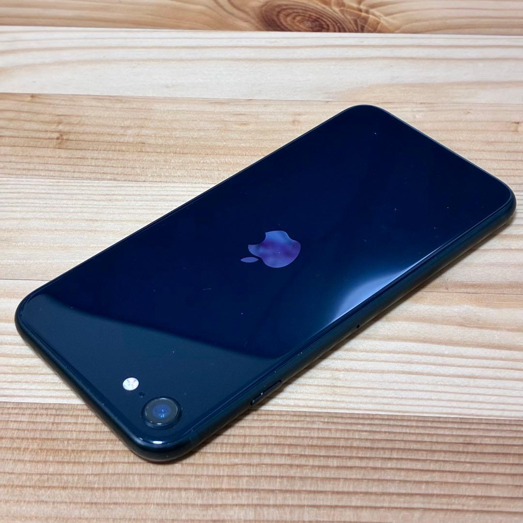 a*i様 バッテリー新品　iPhoneSE第3世代64GB SIMフリー　美品