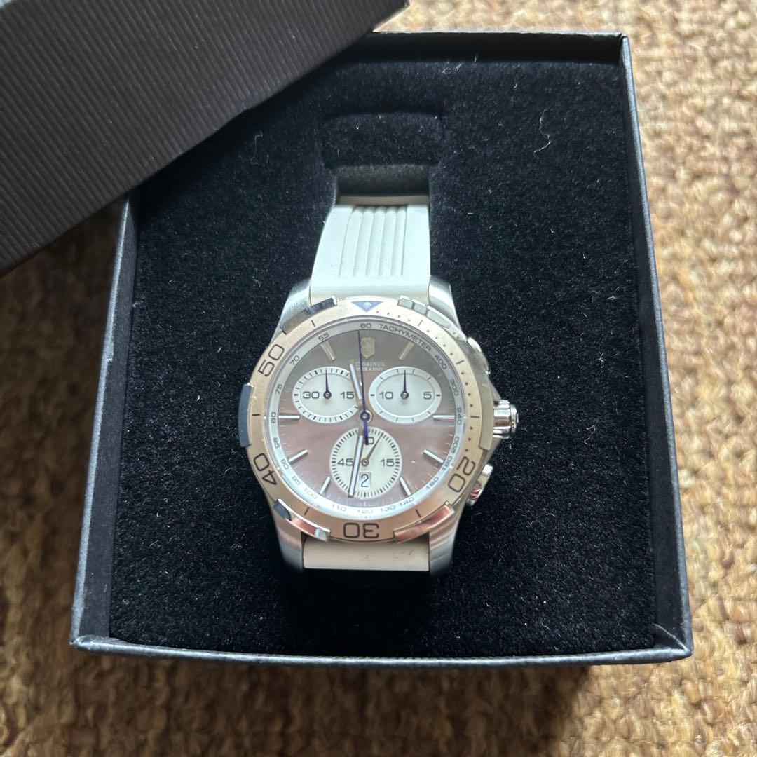 Victorinox クロノグラフ 時計 ホワイト　ビクトリノックス