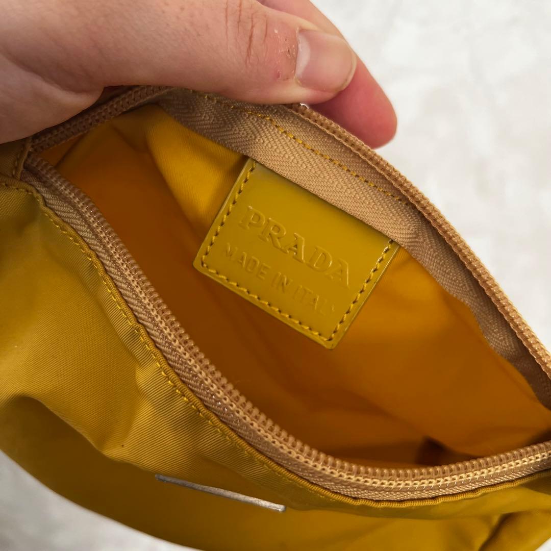 PRADA プラダ 三角プレート テスート ナイロン メイクポーチ イエロー