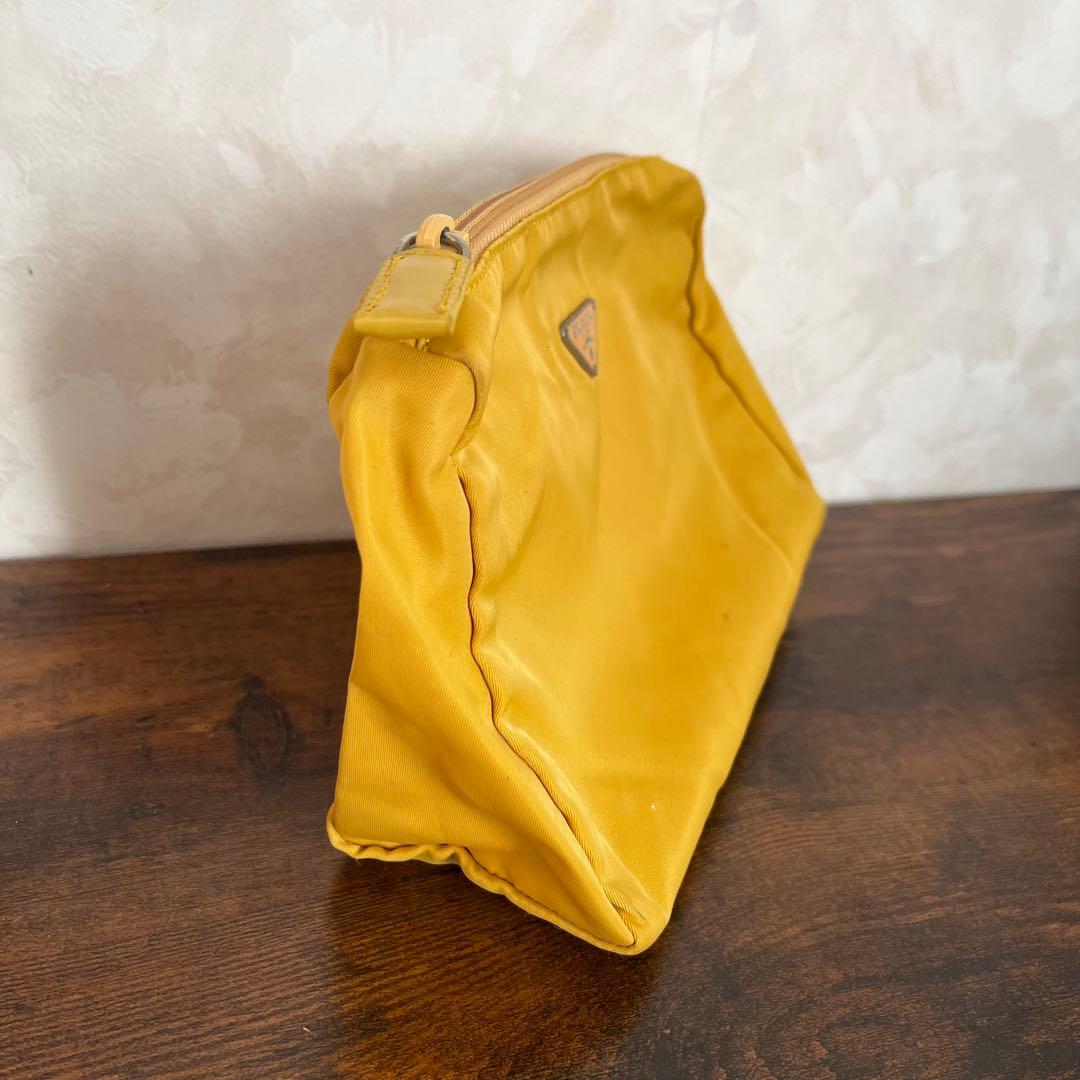 PRADA プラダ 三角プレート テスート ナイロン メイクポーチ イエロー