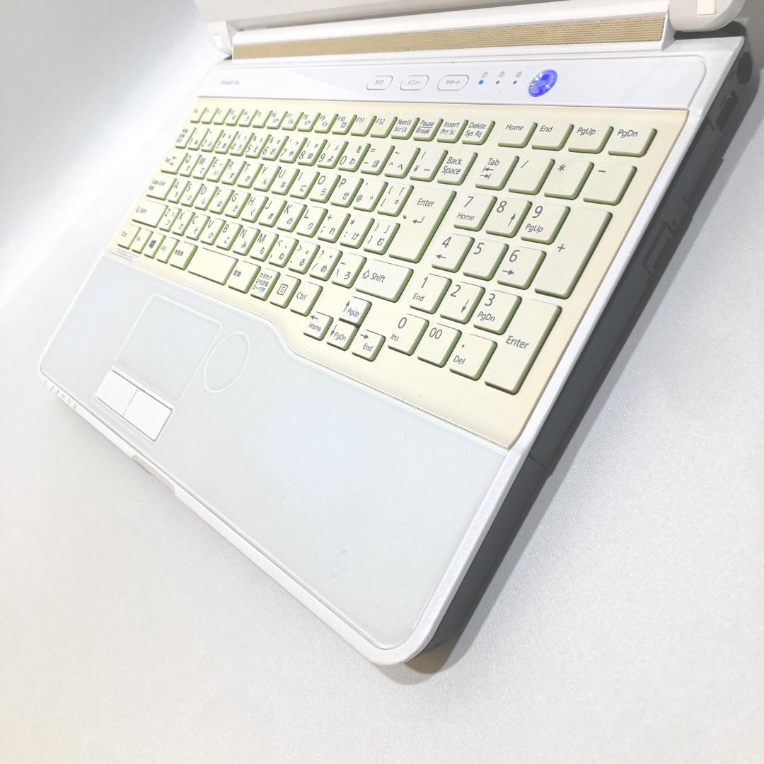 ✨特価✨超速i7・カメラ・ブルーレイ◇白◇すぐ使えるノートパソコン◇T140-2