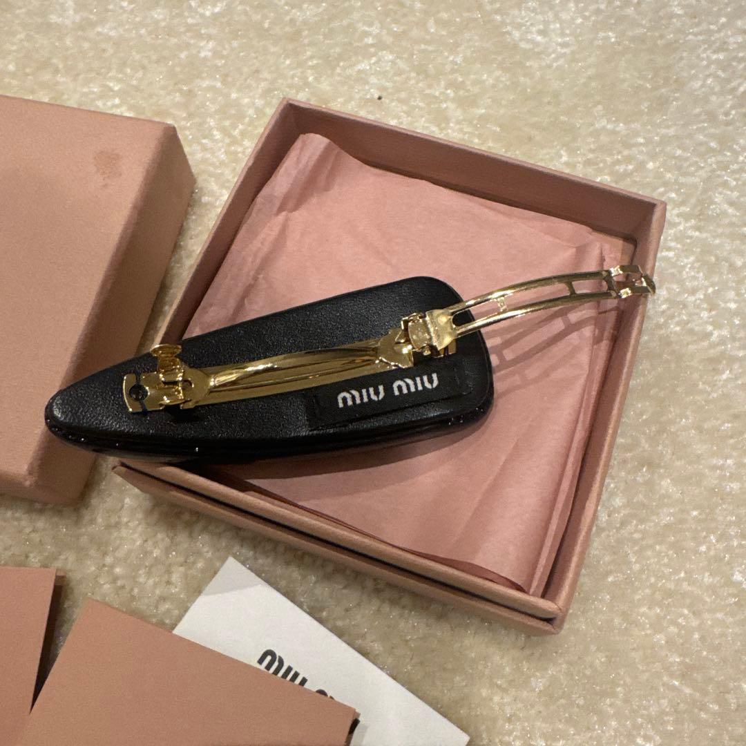 miumiuヘアバレッタ