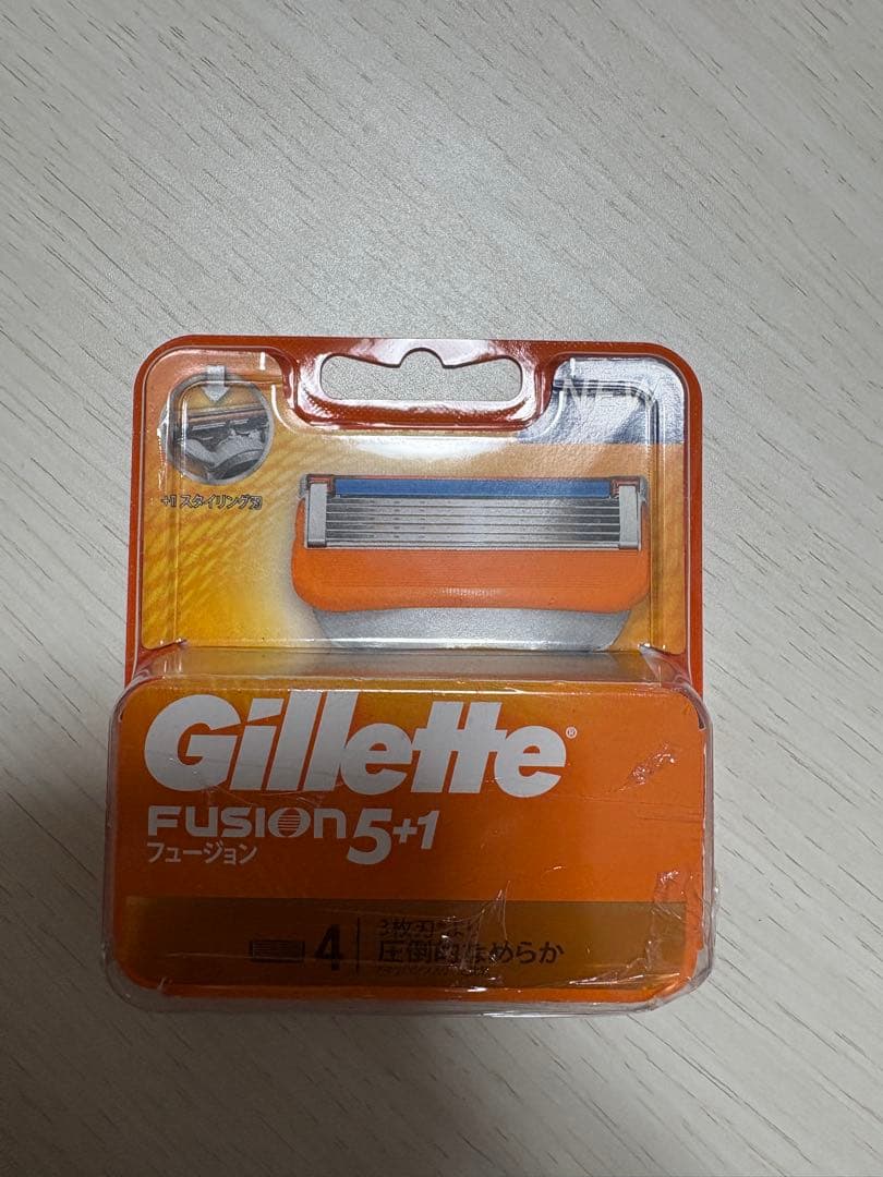 【新品】　ジレット プロシールド 髭剃り 本体+替刃36コ付　正規品