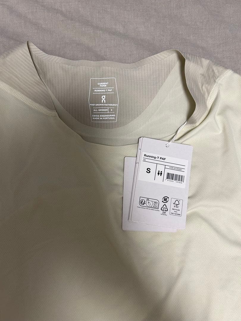On PAF Current Form ランニングT　Sサイズ