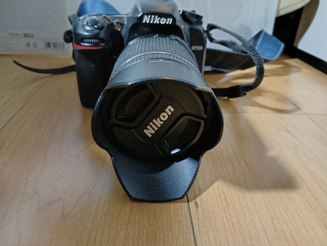 Nikon D7500 デジタル一眼レフとタムロン18-200 B018N