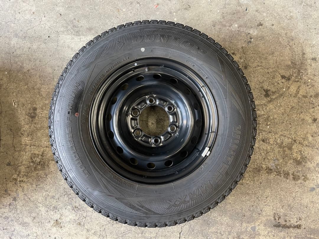 200系ハイエース　スタッドレス　195/80R15