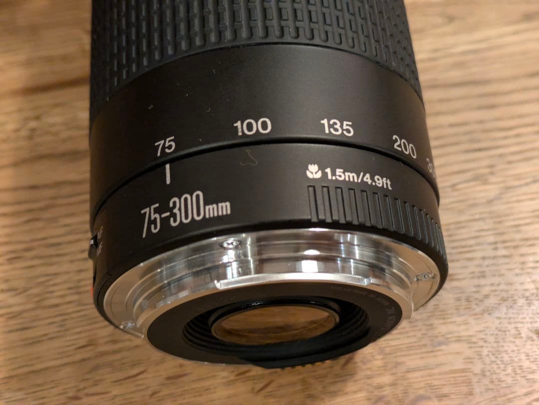 美品　Canon　望遠レンズ　EF 75-300㎜ 4-5.6 Ⅲ USM