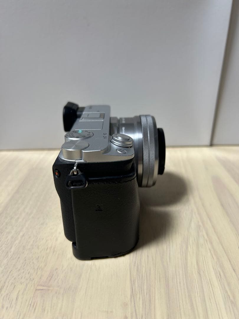 【付属品充実】Sony α6400 ミラーレスカメラ & GP-VPT2BT