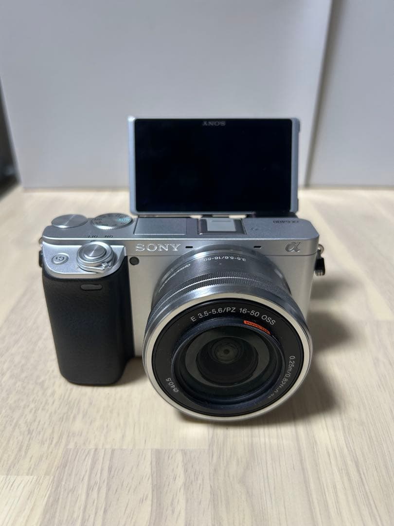 【付属品充実】Sony α6400 ミラーレスカメラ & GP-VPT2BT