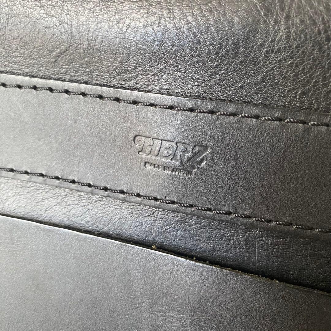 HERZ 総かぶせのメッセンジャーバッグ