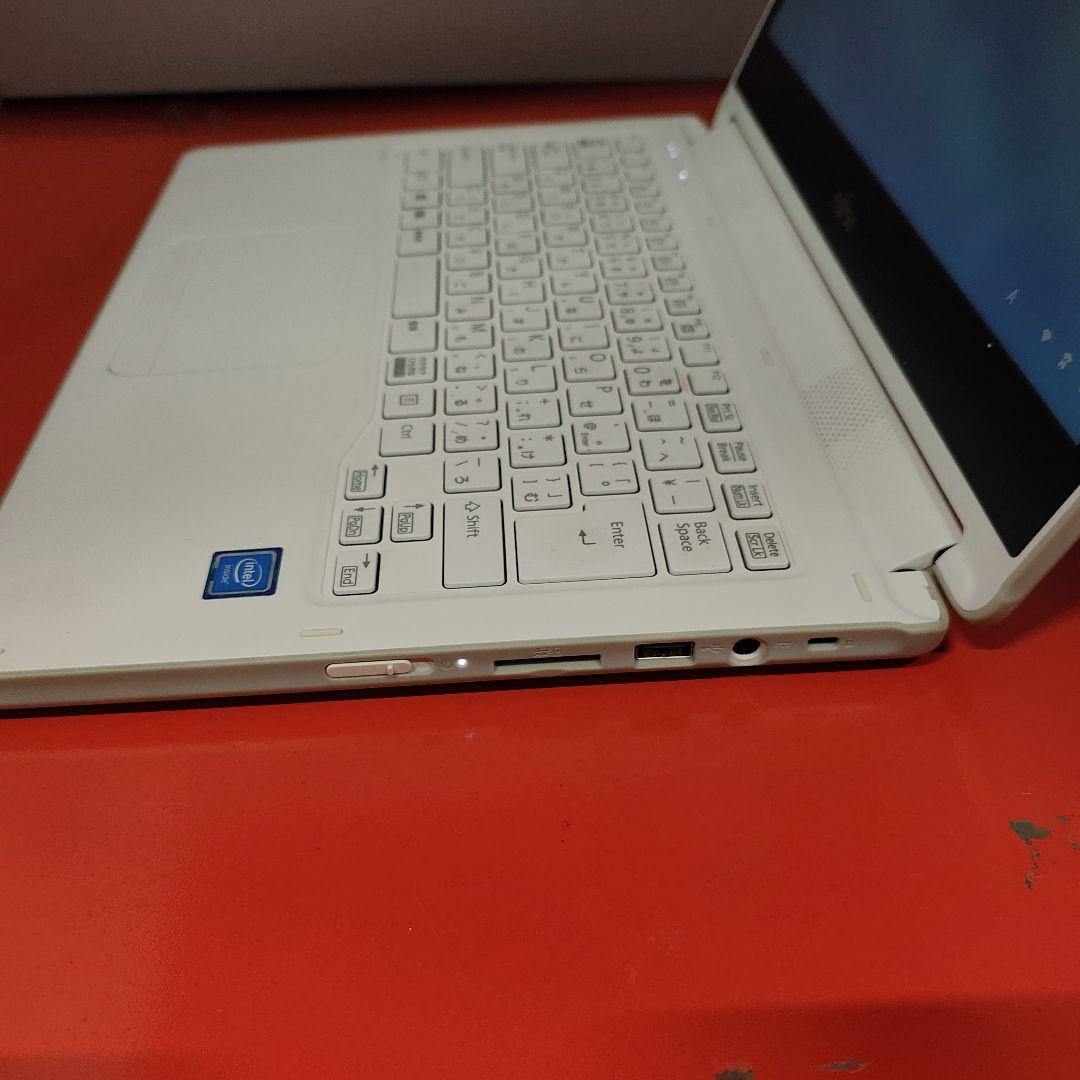 ノートパソコン Windows11　オフィス付き　爆速SSD搭載 富士通