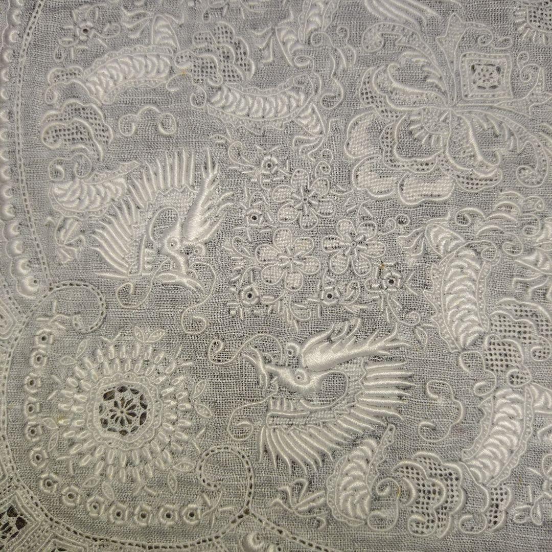 スワトウ刺繍のハンカチーフ