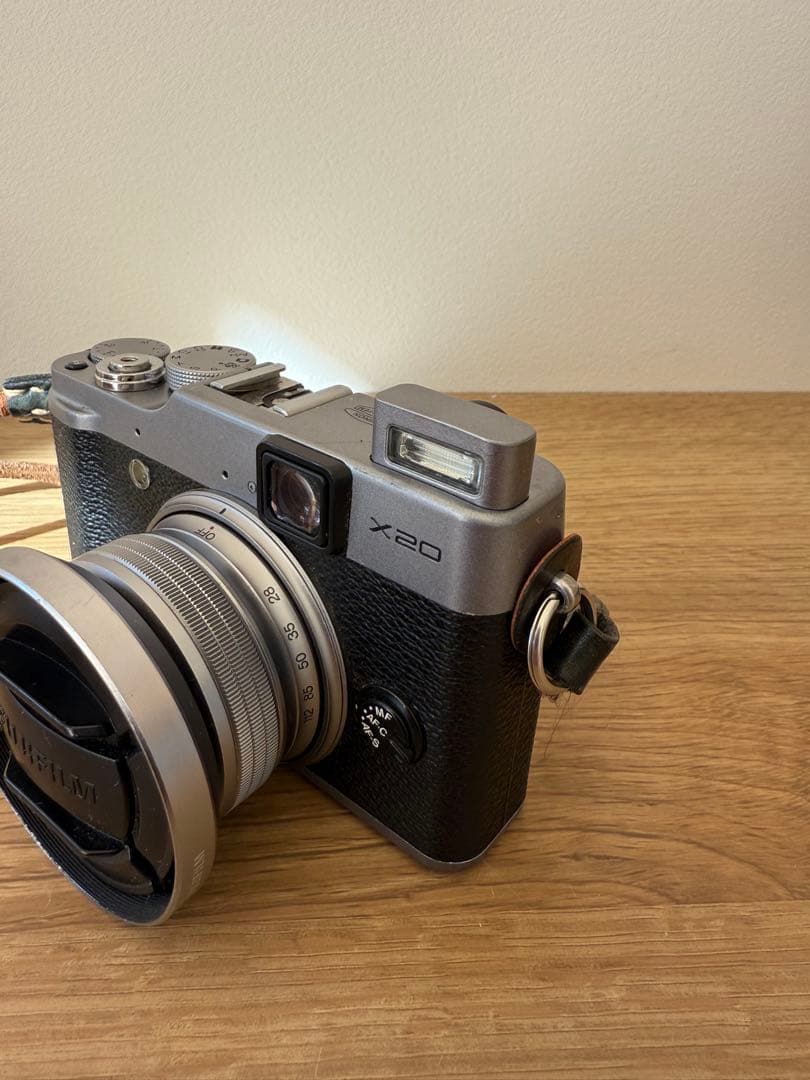 かえ　FUJIFILM X20 本体と付属品