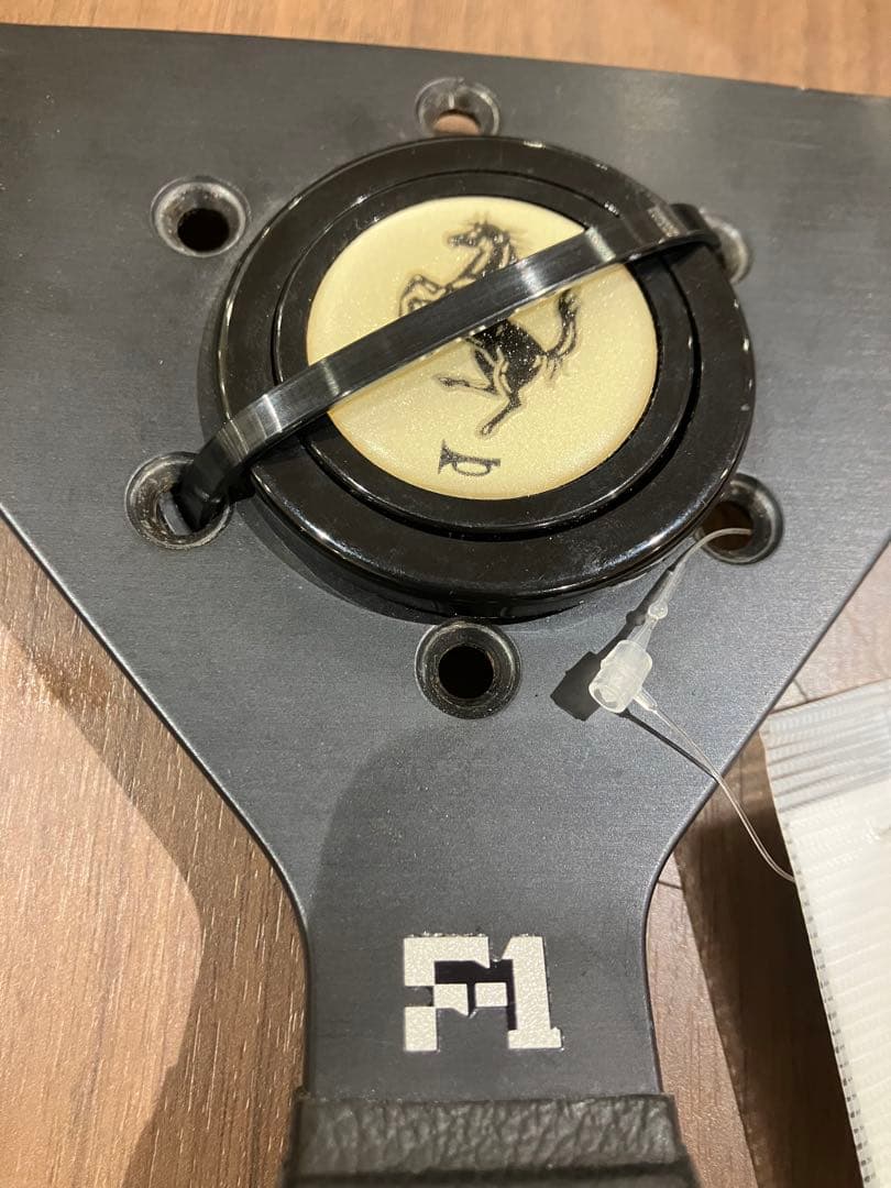 愛知　F1 ステアリング　フェラーリ ブラックレザー 300mm