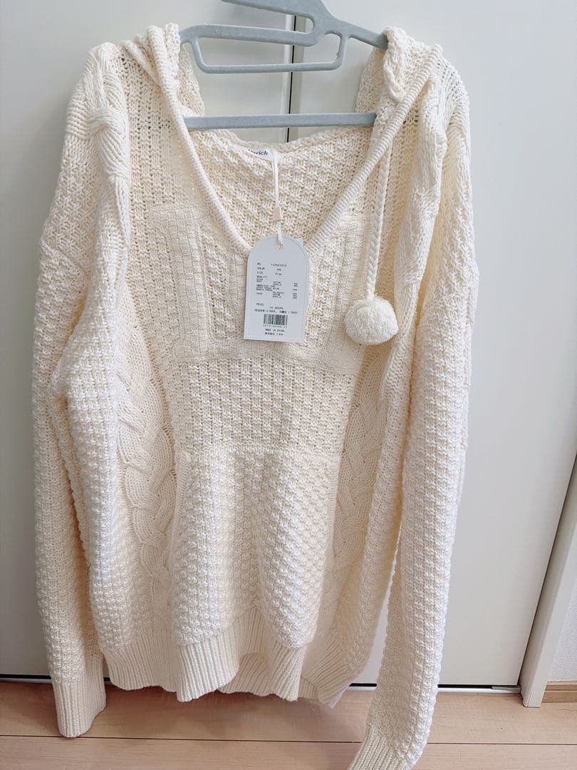 最終値下げ♥新品未使用 ダーリッチ ケーブルDDロゴVネックニットフーディ