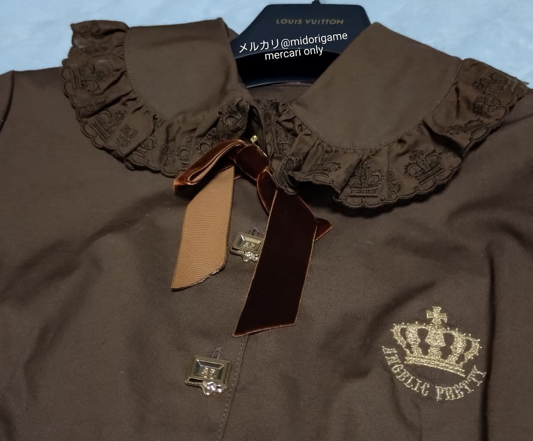 新古品タグ付き AP chocolate Piece ブラウス 王冠