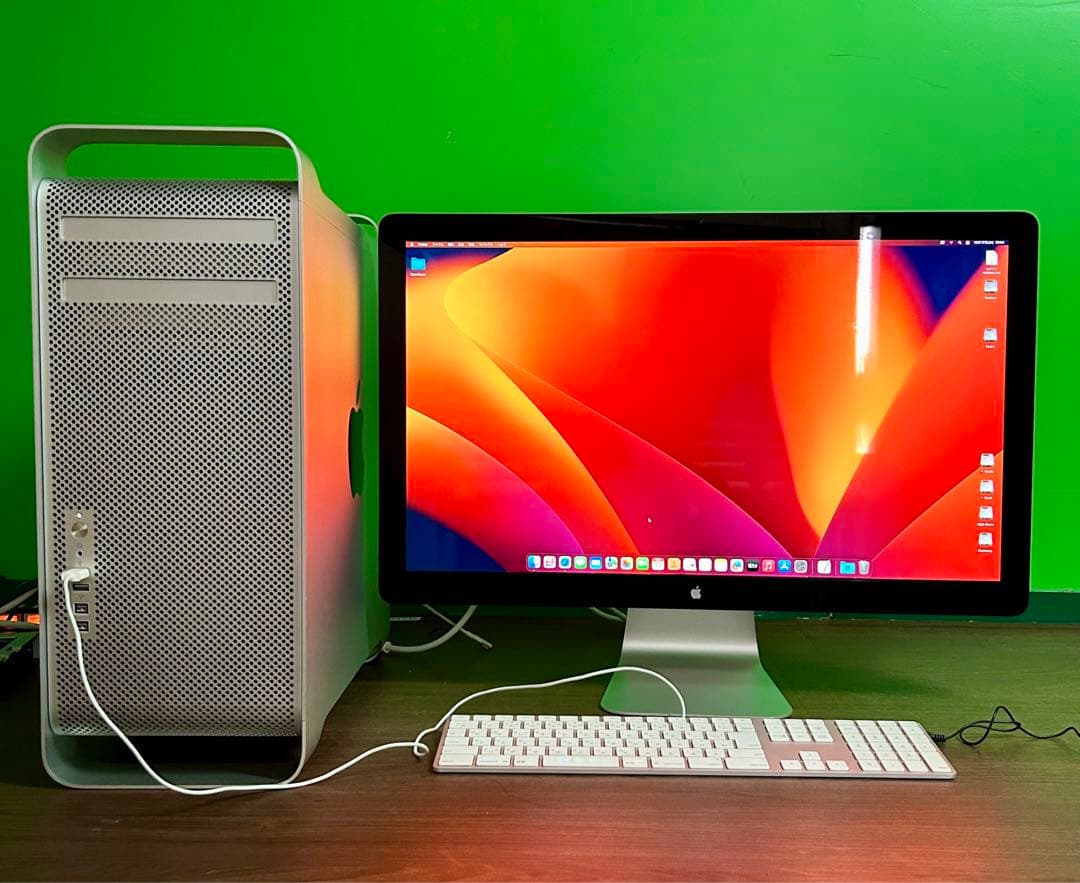 美品Apple Mac Pro デスクトップPC シルバー