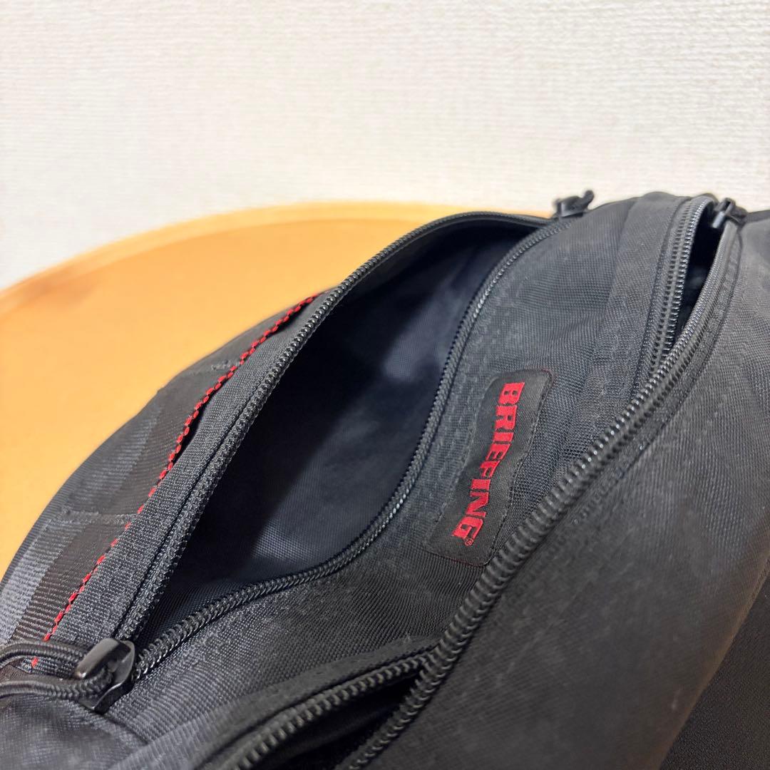 BRIEFING ボディバッグ ブラック SLASH S MW GENII