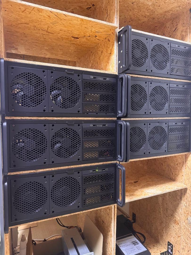 サーバー用ケース　2つ