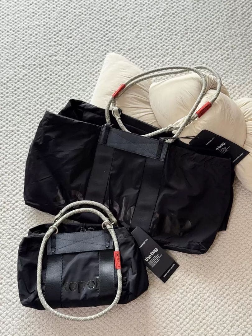 topologie Summit Duffle Small 黒　ストラップ付き