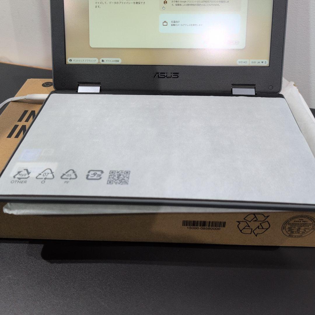 Chromebook　C214MA 登録のみほぼ未使用品 M