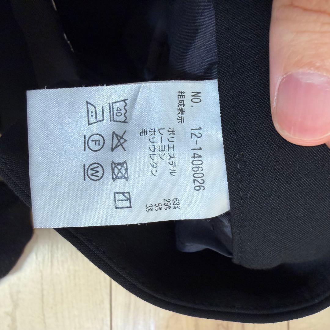 PLST ノーカラーブラックパンツスーツ