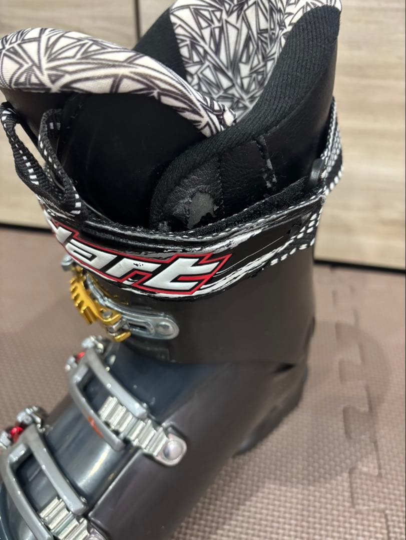 Hart スキー靴とSALOMONファンスキー板 セット