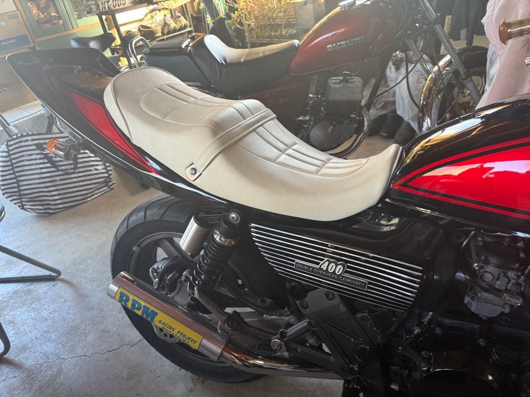 ゼファーχ あんこ抜き　シート　白　ホワイト　カワサキ　kawasaki バイク