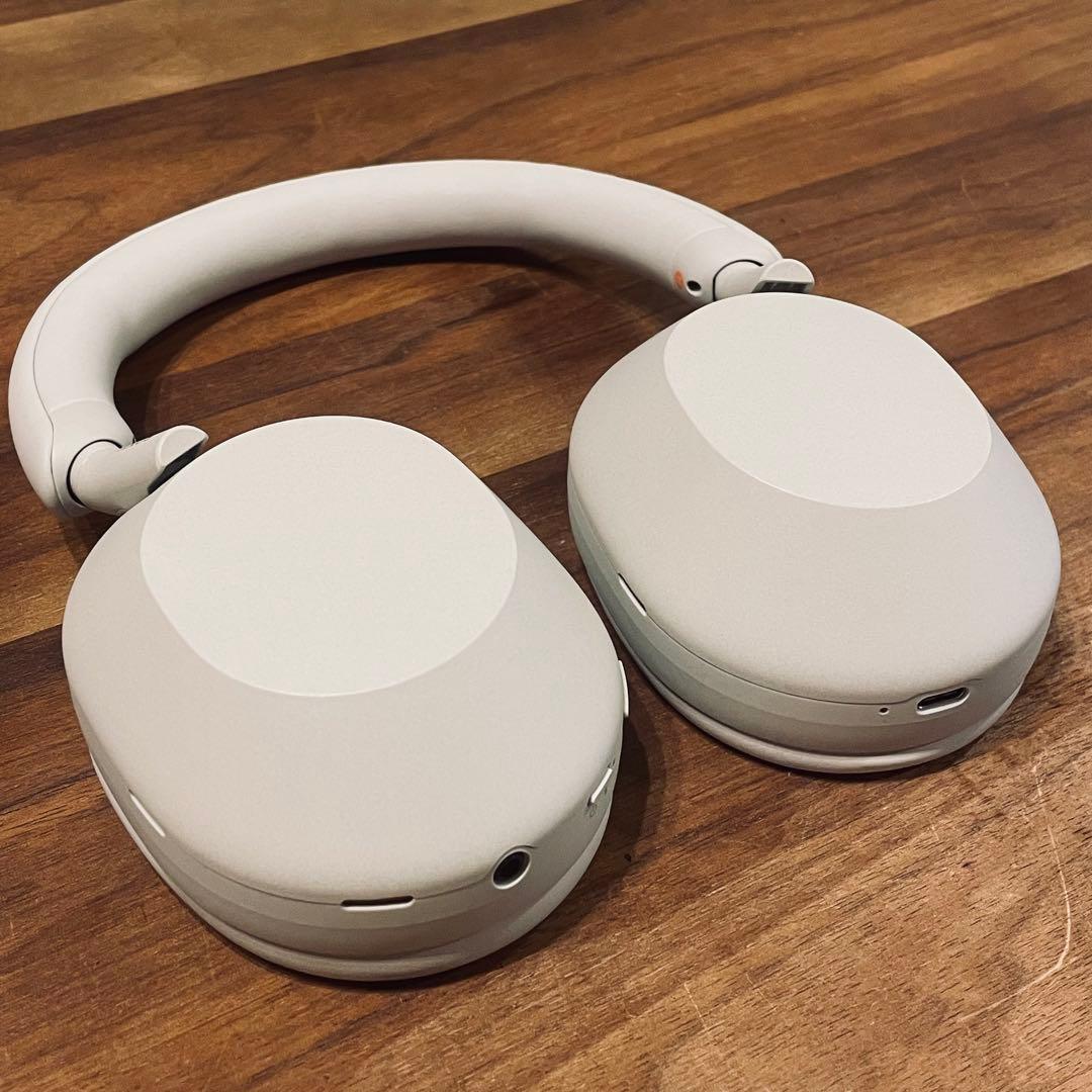 極美品 SONY WH-1000XM5 プラチナシルバー 完動品ノイキャン最高峰