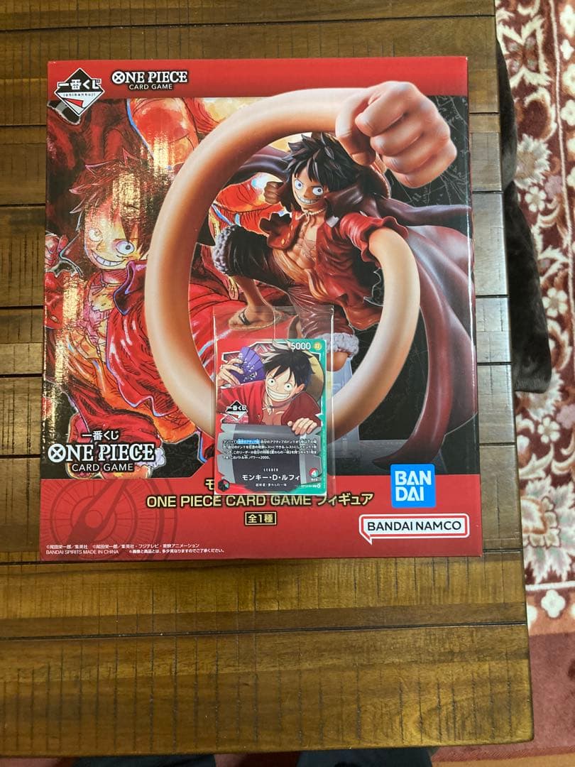 ワンピースカード　フィギュア