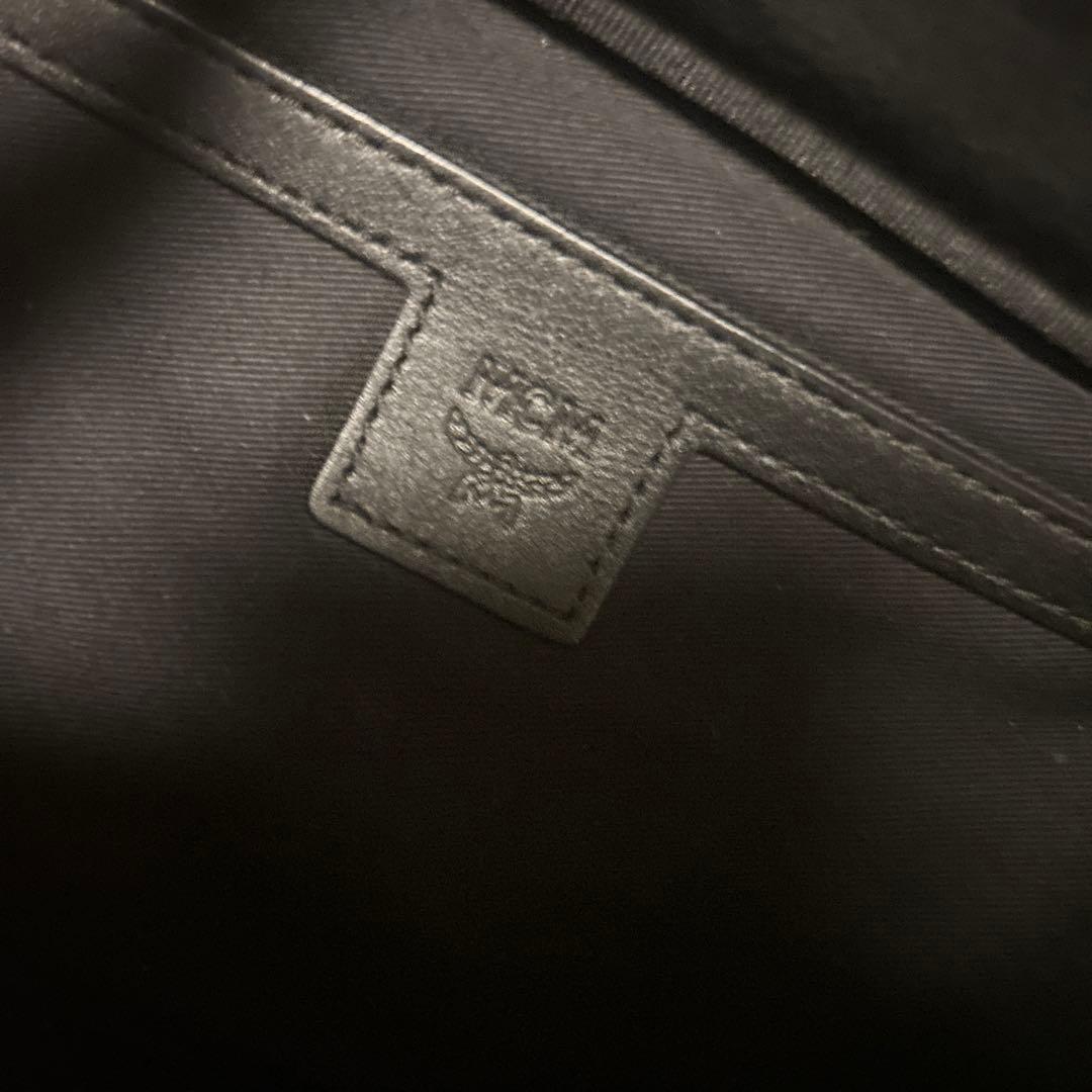 MCM ブラック ボディバッグ