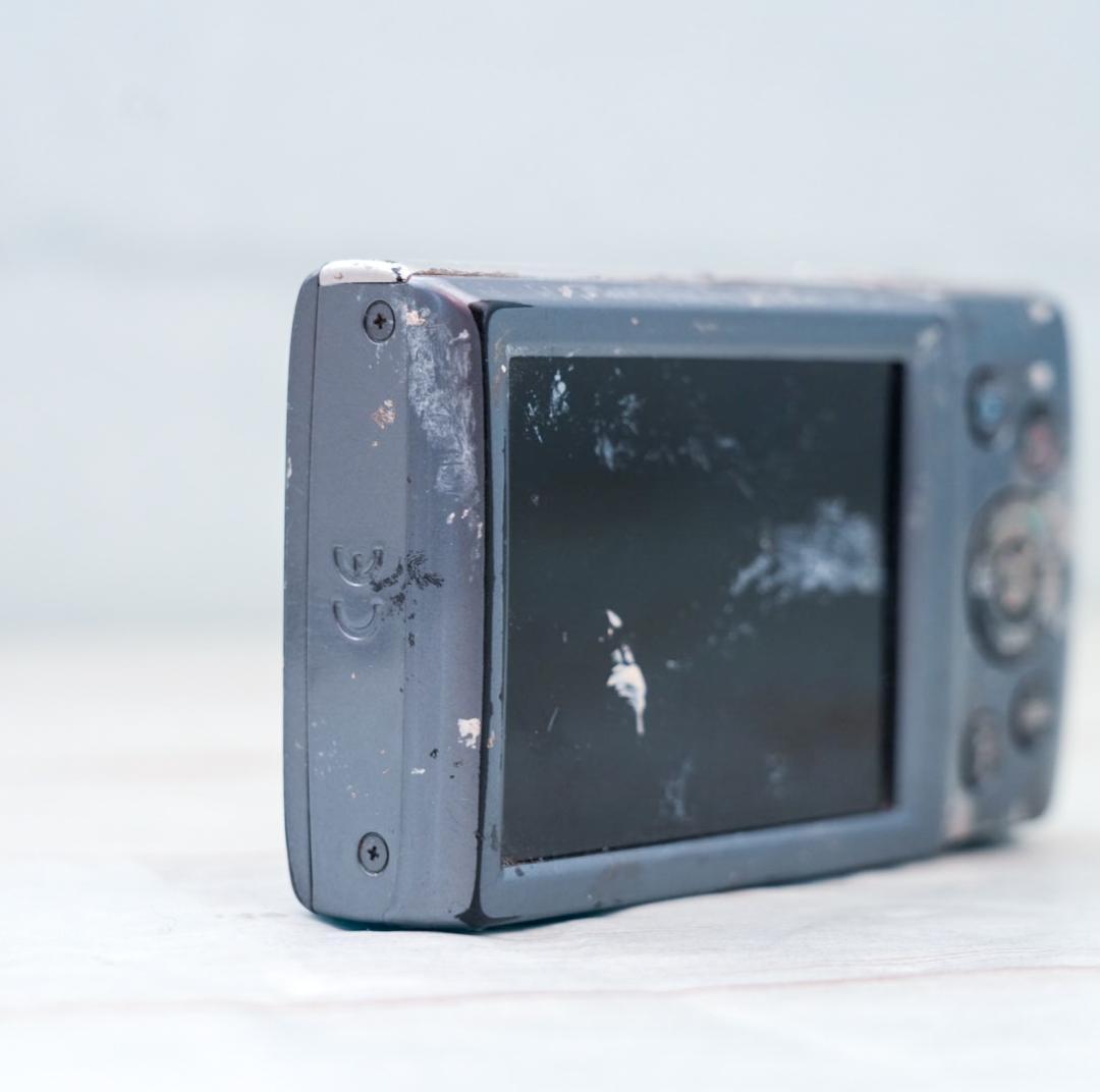 世界に一台だけ　Canon IXY 160 シルバー　動作OK