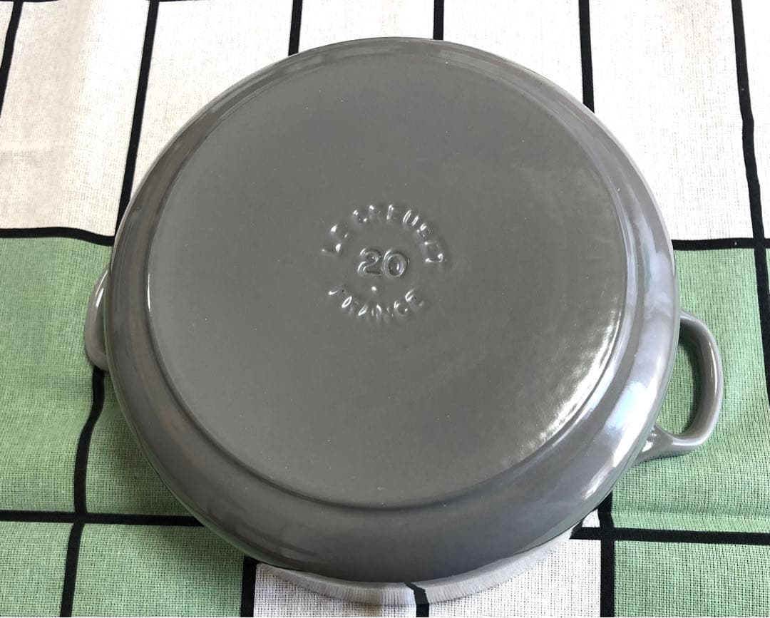 ル・クルーゼ Le Creuset ココット・ロンド 20cm ミストグレー