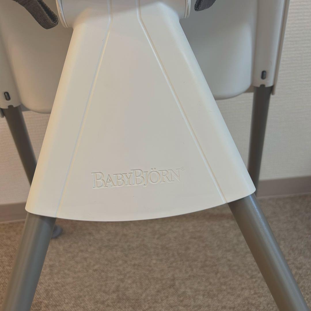 BABYBJÖRN ベビービョルン　ハーネス付きハイチェア ホワイトグレー