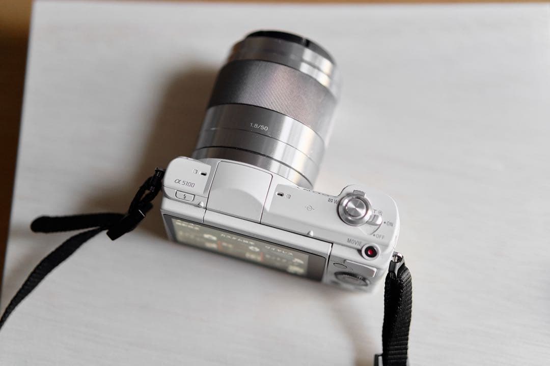 美品 SONY α5100 ミラーレス一眼　ボディのみ