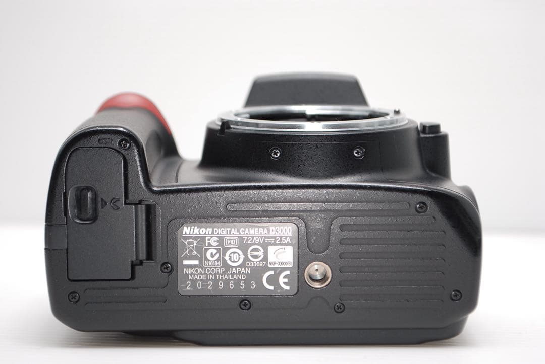 ⭐︎Nikon D3000⭐︎操作性抜群 美品 軽量で持ち運びがラク コンパクト