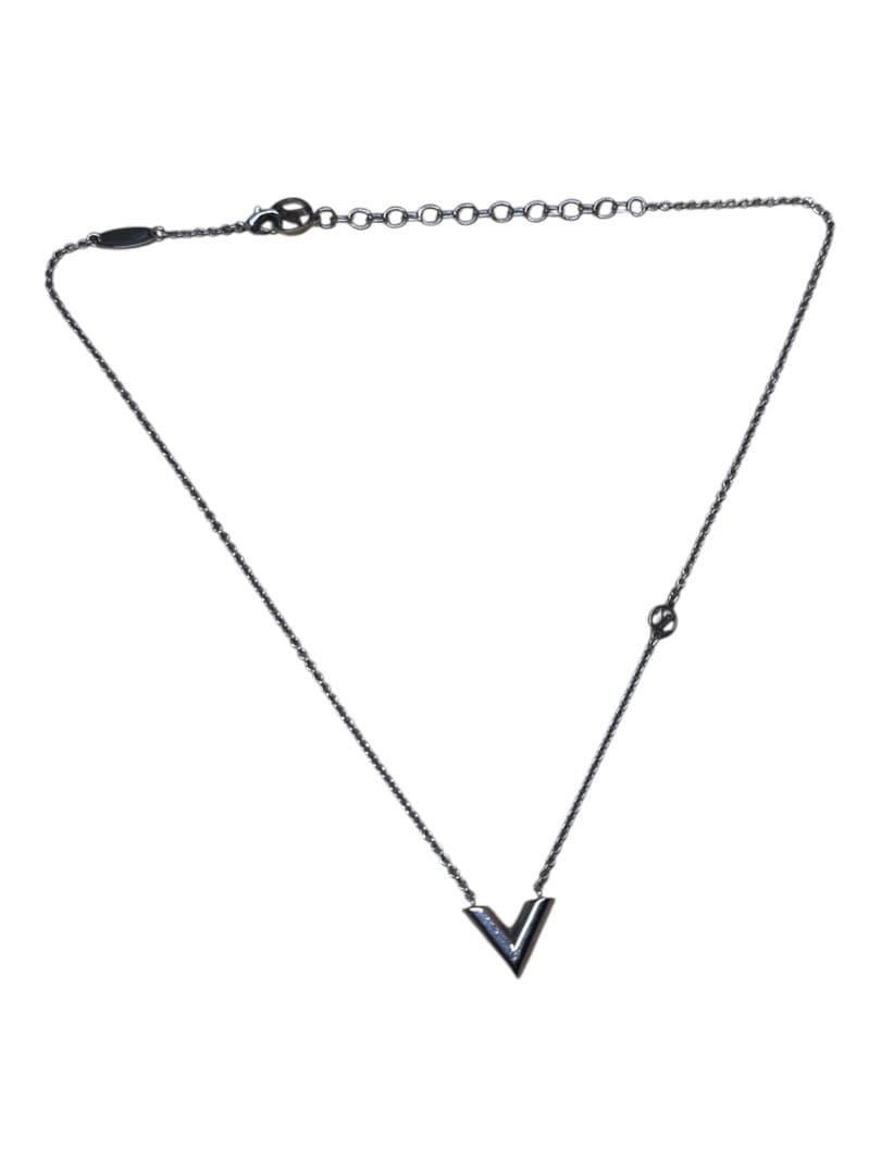 Louis Vuitton エセンシャル V ネックレス