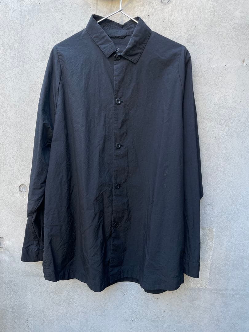 テアトラ　シャツ