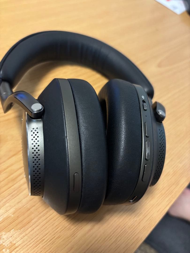 【最安チャレンジ】　Bowers & Wilkins PX8