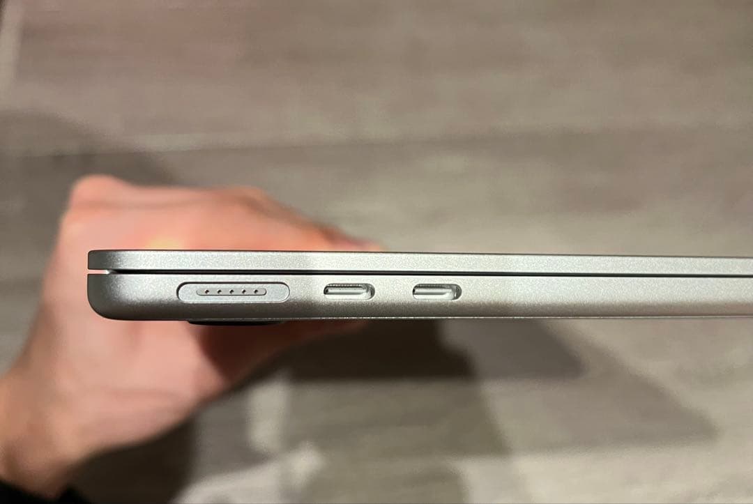 MacBook Air 13.6 2022 M2 8GB 256GB 超美品