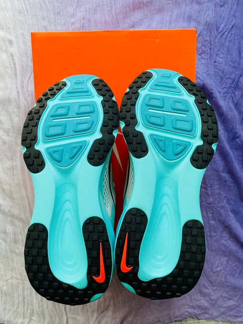 靴 NIKE zoom Vomero 18