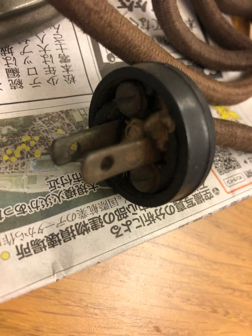 羽まで鉄！　奇跡の保存状態　完全通電品　昭和レトロ　扇風機　日立　首振り風量調整