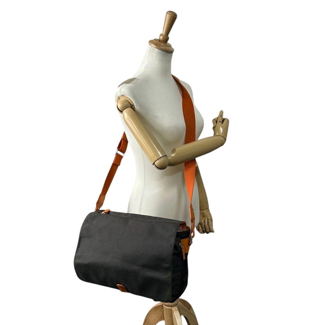 ハンティングワールド　ショルダーバッグ　キャンバス　メッセンジャーバッグ　s7